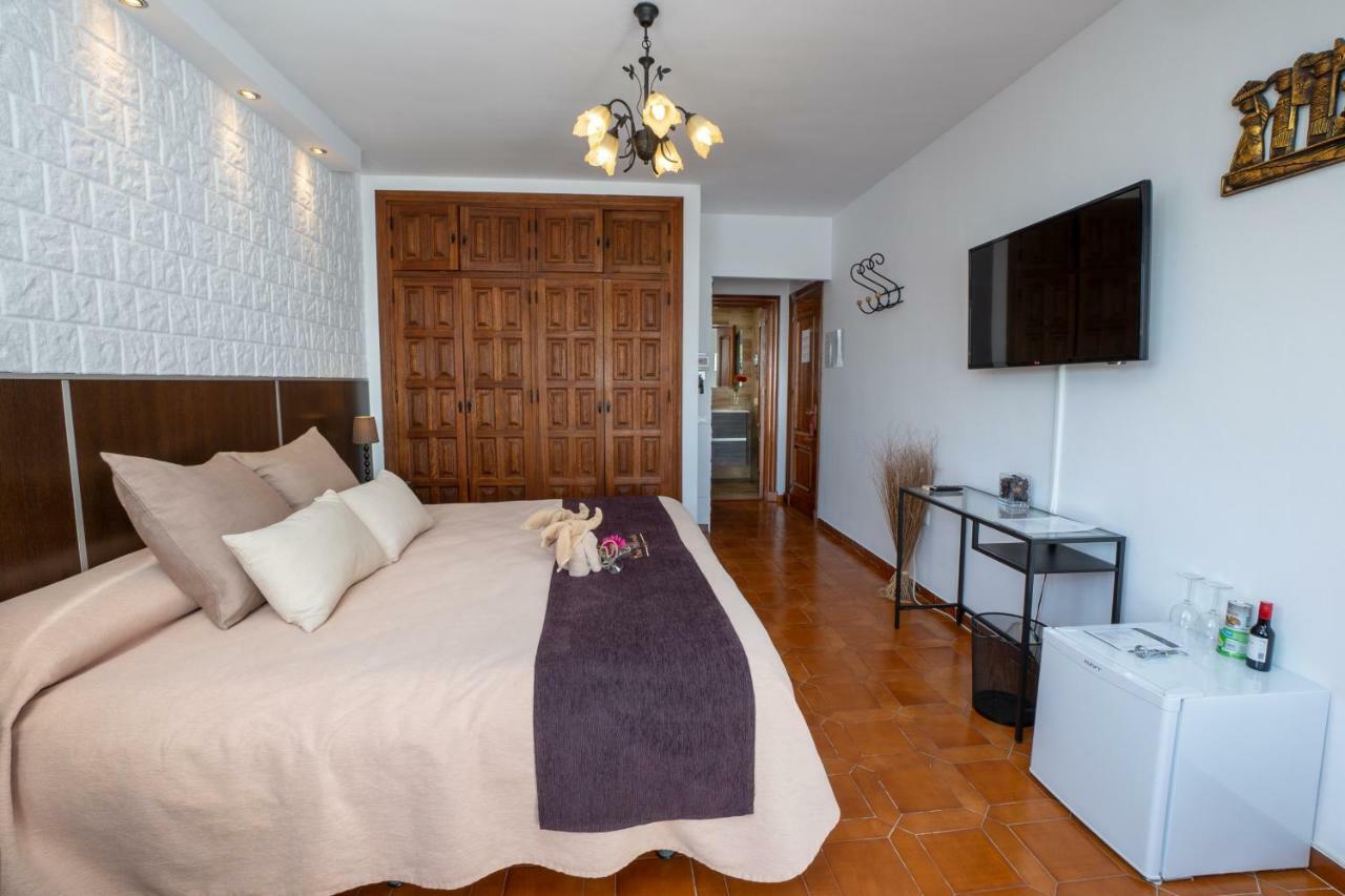 Hostal Casa Mercedes Nerja Dış mekan fotoğraf